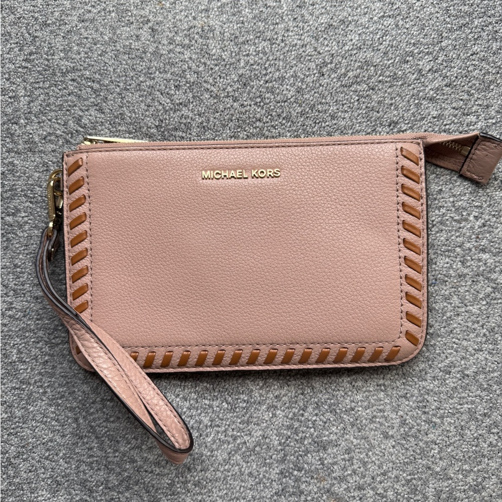 Michael Kors Blush wristlet
